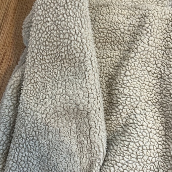 Patagonia Kids Retro-X Deep Pile Fleece Green/Off White Sz L(12) - Picture 9 of 11